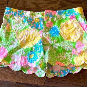 VGUC Lilly Pulitzer colorful buttercup 🩳!